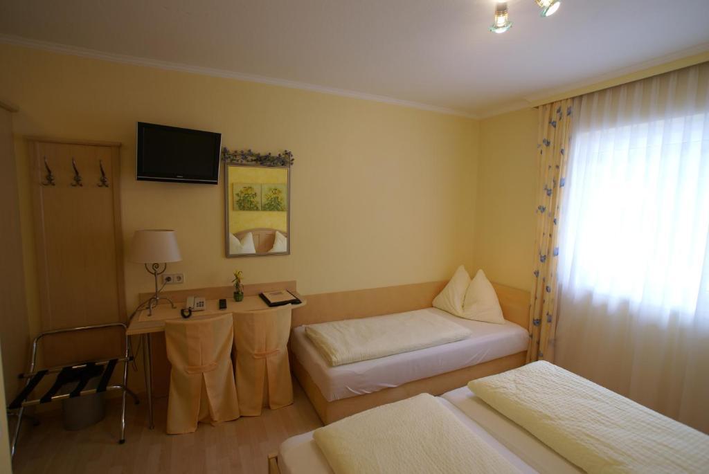 Gasthof Hotel Zur Post Ferlach Zimmer foto