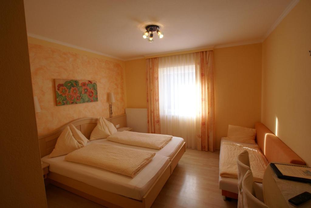 Gasthof Hotel Zur Post Ferlach Zimmer foto
